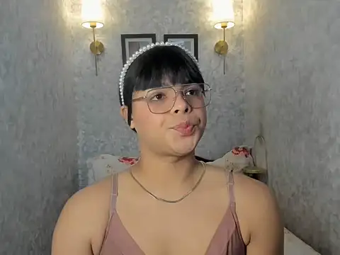 Snapshot of emily_rosue_ chatting on 07-09-26, 04:35 emily rosue online show from 07-09-26, 04:35