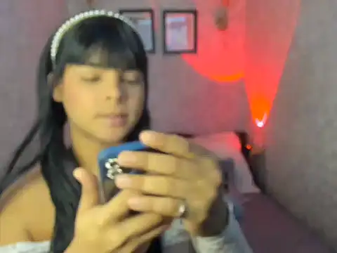 Snapshot of emily_rosue_ chatting on 07-14-26, 01:38 emily rosue online show from 07-14-26, 01:38