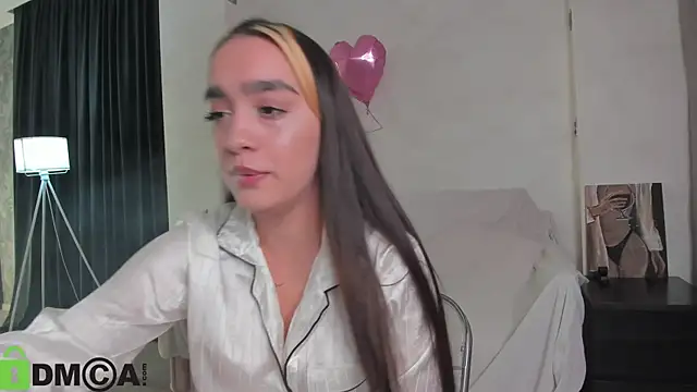 Snapshot of Barbara_Rogerss chatting on 06-18-26, 01:37 Barbara Rogerss online show from 06-18-26, 01:37