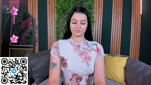 Snapshot of SolaZolaz chatting on 07-23-26, 01:30 SolaZolaz online show from 07-23-26, 01:30