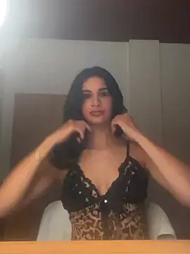 Snapshot of sarahlfvxo chatting on 06-16-26, 04:18 sarahlfvxo online show from 06-16-26, 04:18