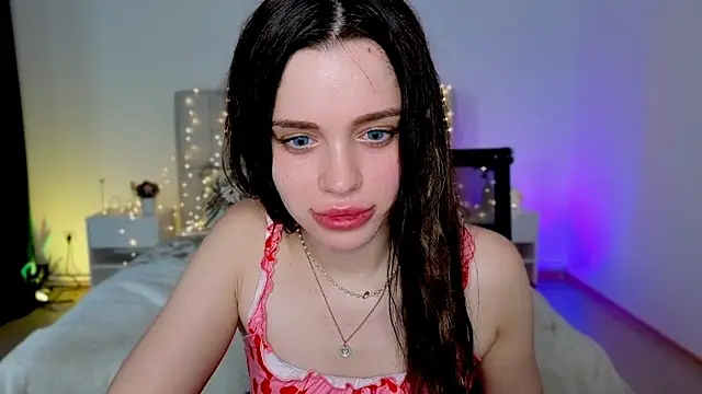 Snapshot of Little_cuti1e chatting on 06-30-26, 10:26 Little cuti1e online show from 06-30-26, 10:26