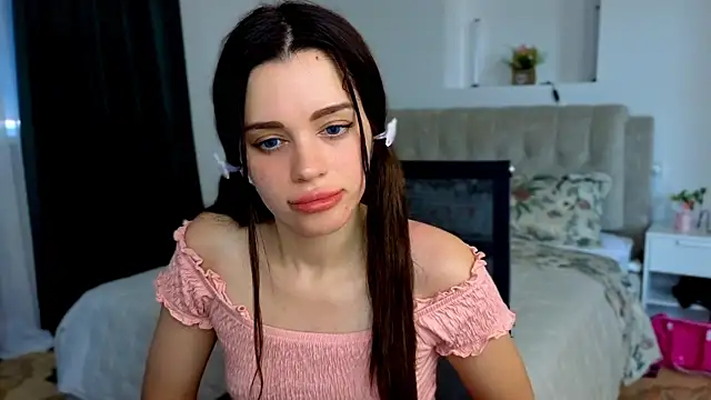 Snapshot of Little_cuti1e chatting on 06-29-26, 10:11 Little cuti1e online show from 06-29-26, 10:11