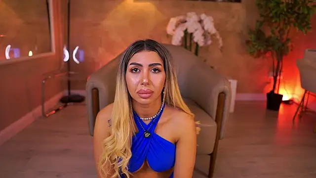 Snapshot of LucyyRosse chatting on 06-19-26, 08:20 LucyyRosse online show from 06-19-26, 08:20