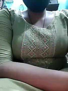 Snapshot of Hot_Darling001 chatting on 06-18-26, 09:25 Hot Darling001 online show from 06-18-26, 09:25