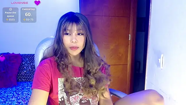 Snapshot of Emmy_Copland chatting on 07-18-26, 05:16 Emmy Copland online show from 07-18-26, 05:16