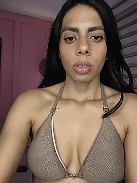 Snapshot of Jasmiinn_ chatting on 06-27-26, 03:23 Jasmiinn online show from 06-27-26, 03:23