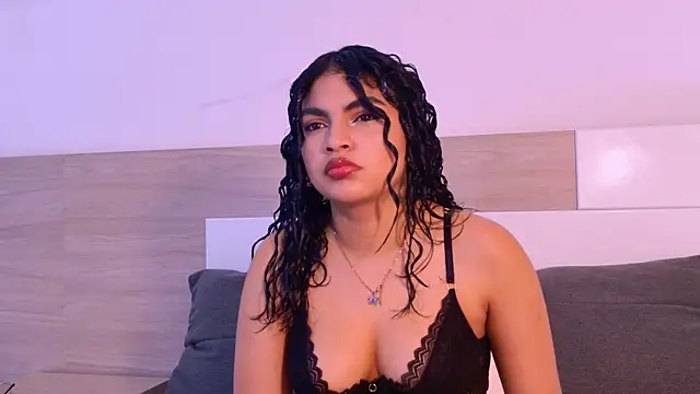 Snapshot of MelodyAlvarez chatting on 07-24-26, 12:01 MelodyAlvarez online show from 07-24-26, 12:01