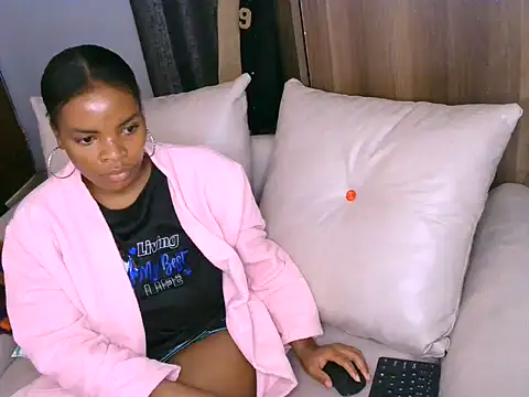 Bustycece online show from 07-21-26, 06:59