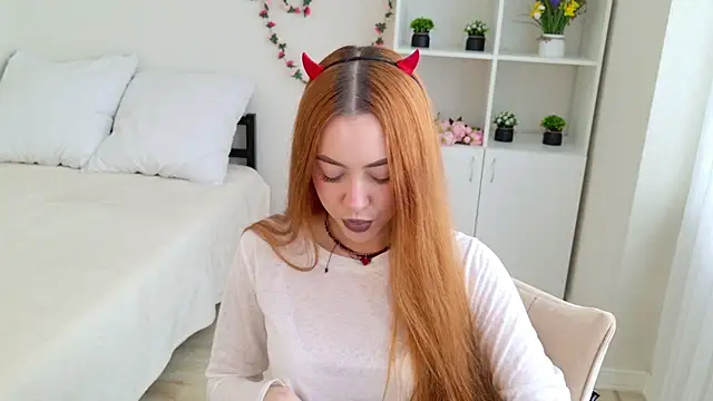 Snapshot of Mirabella_Flower chatting on 07-19-26, 05:16 Mirabella Flower online show from 07-19-26, 05:16