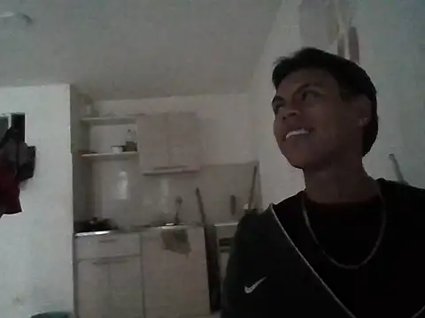 Snapshot of sebas_atractivo chatting on 06-15-26, 10:20 sebas atractivo online show from 06-15-26, 10:20