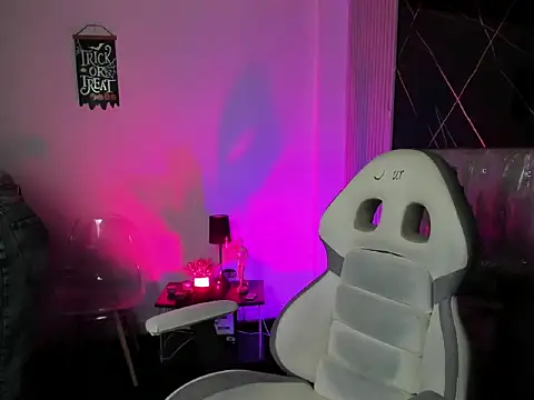 Snapshot of im_bunny_1 chatting on 06-16-26, 01:44 im bunny 1 online show from 06-16-26, 01:44