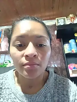 Snapshot of Estrella2001 chatting on 07-19-26, 05:10 Estrella2001 online show from 07-19-26, 05:10
