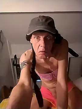 Snapshot of 16linda chatting on 11-15-25, 09:24 16linda online show from 11-15-25, 09:24