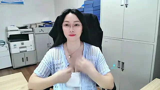 Snapshot of baijie0616 chatting on 06-21-26, 02:06 baijie0616 online show from 06-21-26, 02:06