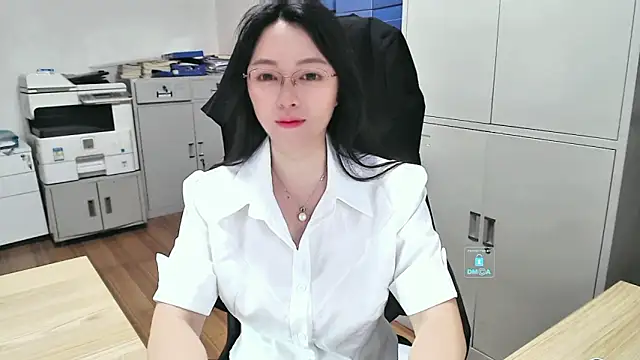 Snapshot of baijie0616 chatting on 06-22-26, 02:17 baijie0616 online show from 06-22-26, 02:17