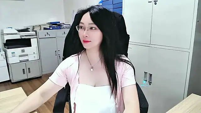 Snapshot of baijie0616 chatting on 06-23-26, 03:04 baijie0616 online show from 06-23-26, 03:04