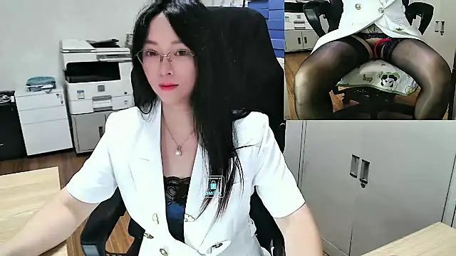 Snapshot of baijie0616 chatting on 06-26-26, 02:17 baijie0616 online show from 06-26-26, 02:17
