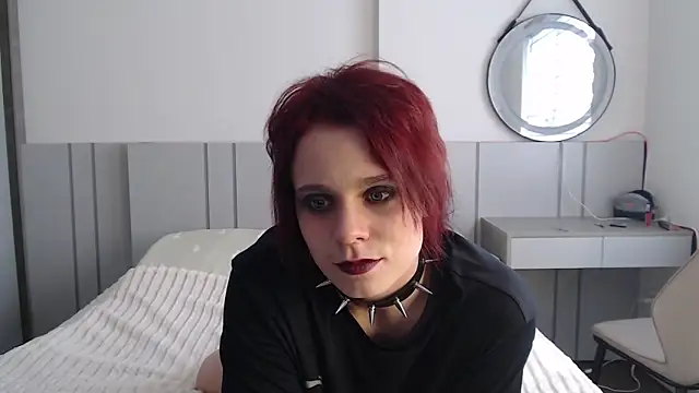 Snapshot of Red_RoxyFoxy chatting on 06-20-26, 02:16 Red RoxyFoxy online show from 06-20-26, 02:16