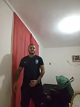 Edneishenrique online show from 06-18-26, 09:31