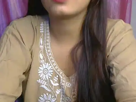 Snapshot of Tanvi-1 chatting on 06-25-26, 05:23 Tanvi-1 online show from 06-25-26, 05:23