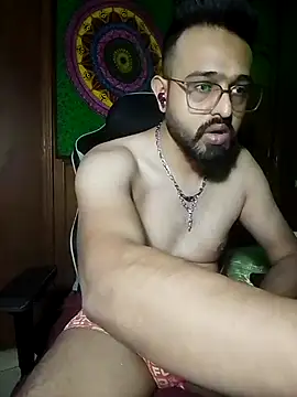 Snapshot of freakkydessi chatting on 06-25-26, 06:57 freakkydessi online show from 06-25-26, 06:57