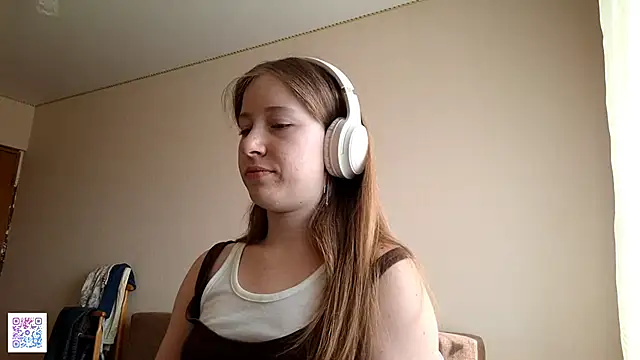 Snapshot of BethGoodman chatting on 06-21-26, 02:12 BethGoodman online show from 06-21-26, 02:12