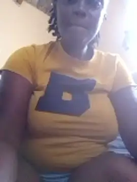 Snapshot of queen-shanty chatting on 06-18-26, 09:14 queen-shanty online show from 06-18-26, 09:14