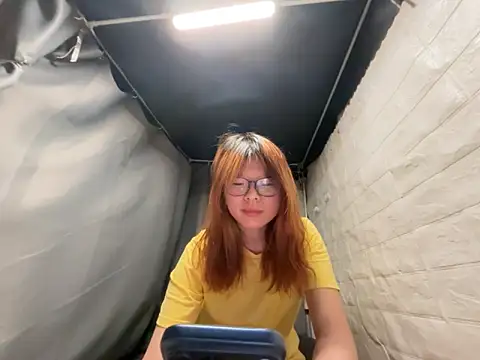 Snapshot of labo322 chatting on 06-16-26, 01:11 labo322 online show from 06-16-26, 01:11
