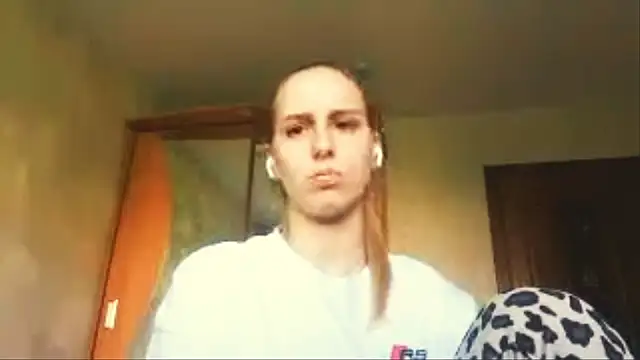 Snapshot of LeighaGreenley chatting on 06-21-26, 07:14 LeighaGreenley online show from 06-21-26, 07:14