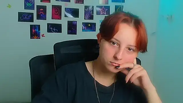 Snapshot of Dilara_Kiss_ chatting on 06-17-26, 12:15 Dilara Kiss online show from 06-17-26, 12:15