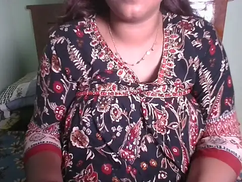 Snapshot of Tamil_Shailu chatting on 07-08-26, 06:08 Tamil Shailu online show from 07-08-26, 06:08