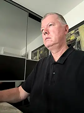 Snapshot of cumboy chatting on 10-14-25, 09:10 cumboy online show from 10-14-25, 09:10