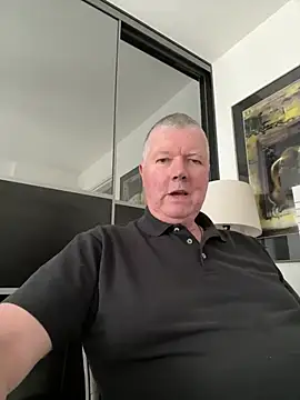 Snapshot of cumboy chatting on 03-17-25, 02:01 cumboy online show from 03-17-25, 02:01