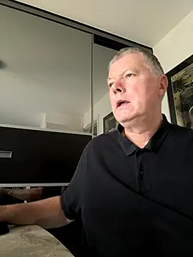 Snapshot of cumboy chatting on 10-17-25, 03:14 cumboy online show from 10-17-25, 03:14