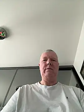 Snapshot of cumboy chatting on 02-01-25, 11:42 cumboy online show from 02-01-25, 11:42