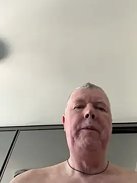 Snapshot of cumboy chatting on 03-18-25, 11:33 cumboy online show from 03-18-25, 11:33