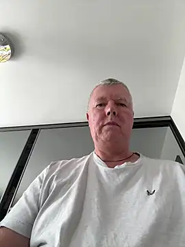 Snapshot of cumboy chatting on 09-10-25, 10:58 cumboy online show from 09-10-25, 10:58