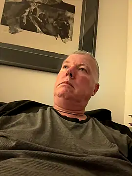 Snapshot of cumboy chatting on 09-09-25, 10:52 cumboy online show from 09-09-25, 10:52