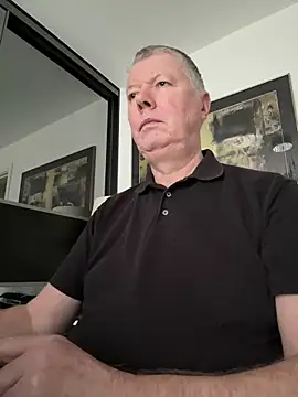 Snapshot of cumboy chatting on 12-17-24, 12:22 cumboy online show from 12-17-24, 12:22