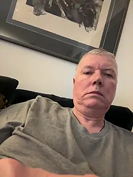 Snapshot of cumboy chatting on 02-21-25, 01:22 cumboy online show from 02-21-25, 01:22