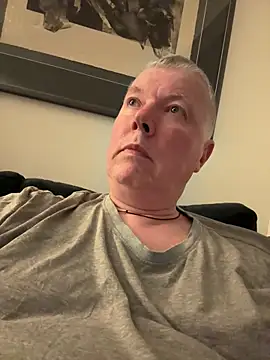 Snapshot of cumboy chatting on 05-01-26, 10:48 cumboy online show from 05-01-26, 10:48