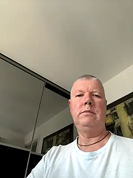 Snapshot of cumboy chatting on 09-22-25, 12:00 cumboy online show from 09-22-25, 12:00