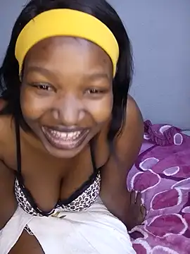Snapshot of Cherryblush_2 chatting on 06-16-26, 01:44 Cherryblush 2 online show from 06-16-26, 01:44