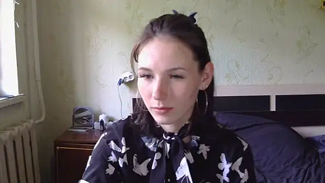 Snapshot of AcinarAlien chatting on 06-17-26, 06:13 AcinarAlien online show from 06-17-26, 06:13