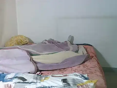 Snapshot of JasmineXX1 chatting on 06-18-26, 04:00 JasmineXX1 online show from 06-18-26, 04:00