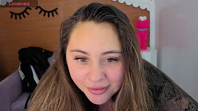 Snapshot of Swain_t chatting on 06-17-26, 02:05 Swain t online show from 06-17-26, 02:05