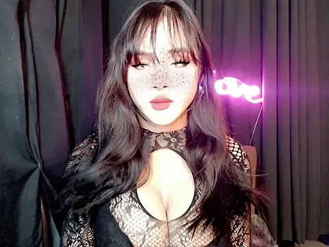 Snapshot of ExpensiveTiffanyxx chatting on 07-16-26, 10:45 ExpensiveTiffanyxx online show from 07-16-26, 10:45