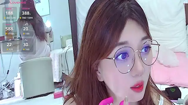 Snapshot of gouhun877586 chatting on 06-18-26, 03:17 gouhun877586 online show from 06-18-26, 03:17