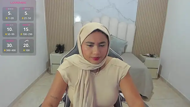 Snapshot of Maissa_nakier chatting on 06-19-26, 02:06 Maissa nakier online show from 06-19-26, 02:06